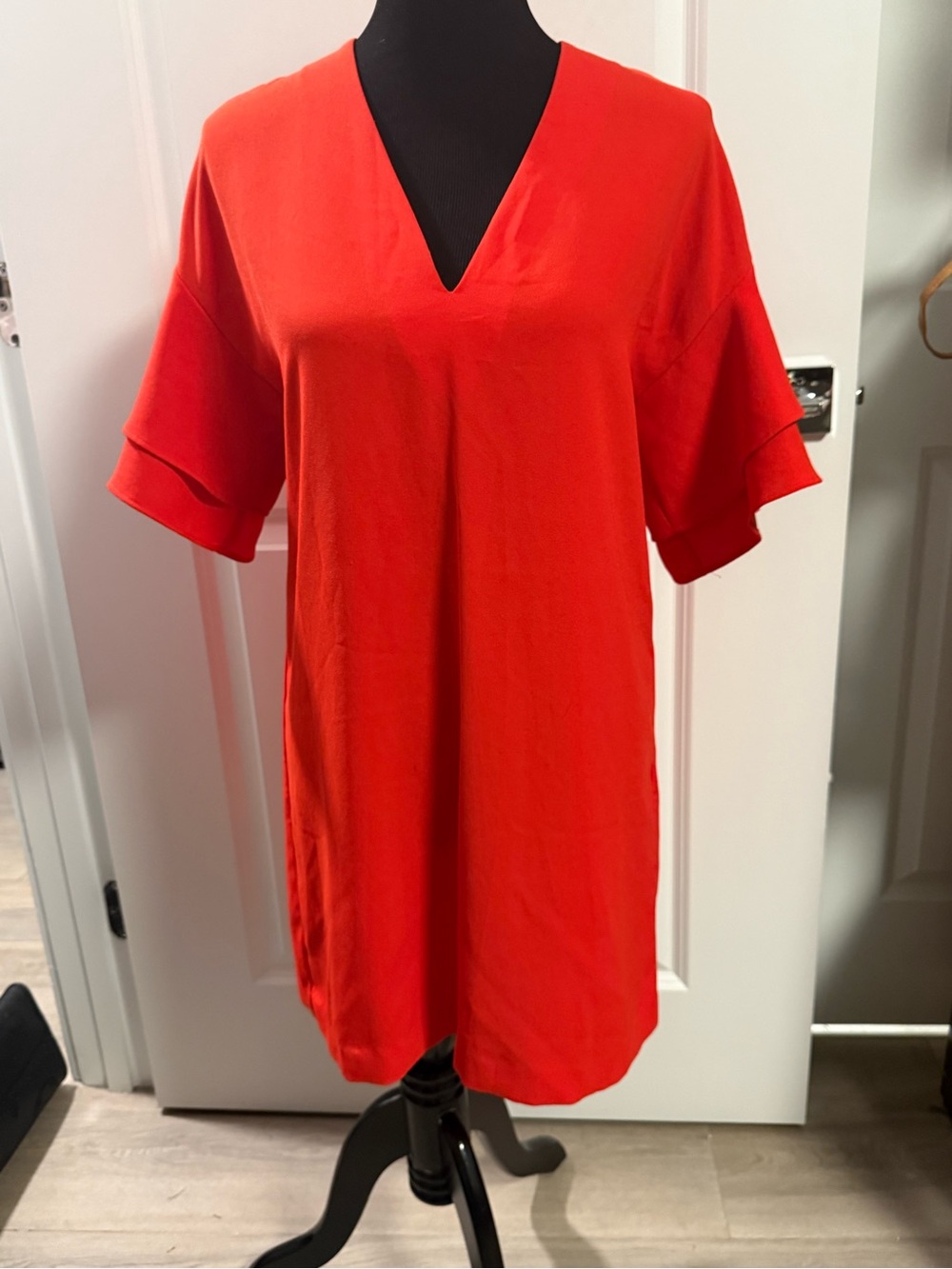Zara Women's V-Neck Short Sleeve Tunic Top - Red
